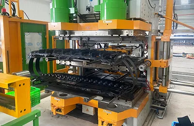 Machines de chenilles en caoutchouc