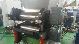 Extrudeuse à double vis / Découpeuse à double vis (mise en feuille)