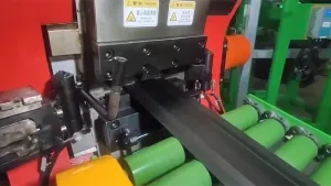 Extrudeuse de bande de roulement duplex