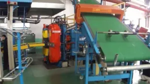 Extrudeuse triplex à fourreau à broches