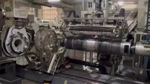 Machine de confection de pneus radiaux tourisme
