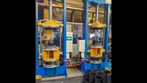Presse de vulcanisation de pneus de moto