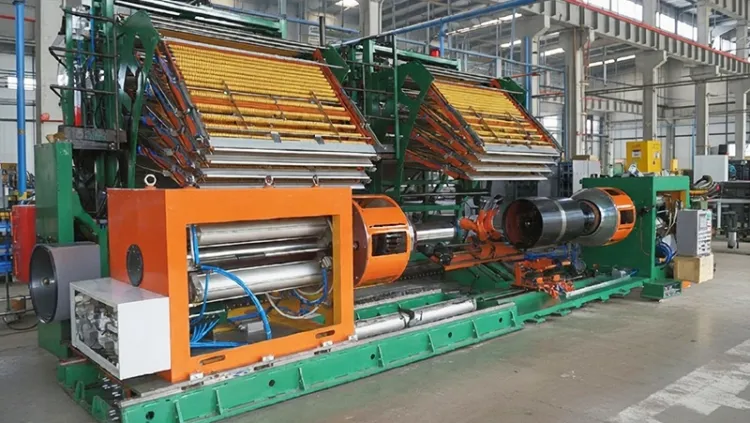 Machine de confection de pneus diagonaux