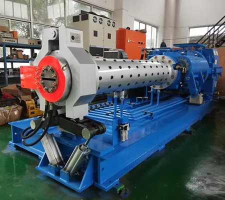 Extrudeuse à alimentation froide