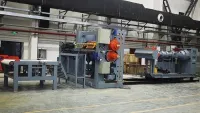 Extrudeuse à alimentation froide et Machine d'extrusion pour caoutchouc