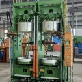 Presse de vulcanisation de pneus hydraulique