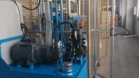 Presse de sertissage de ressorts pneumatiques