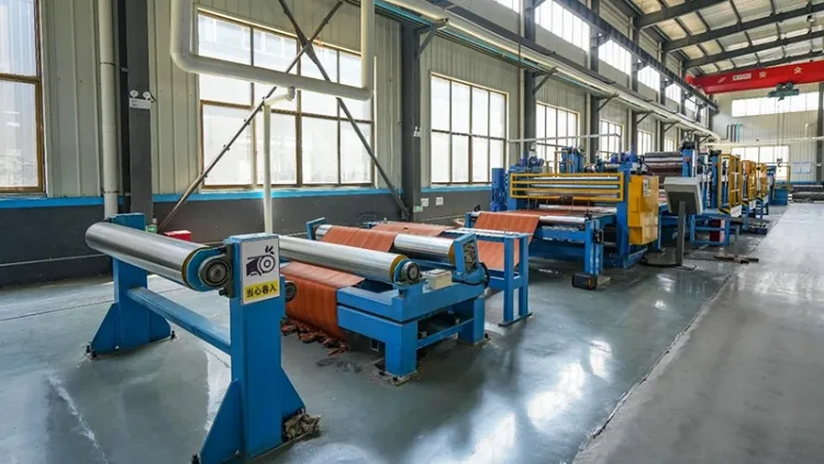 Ligne de confection de bandes crues en caoutchouc