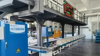 Système automatique multi-postes de pesée de petits produits chimiques